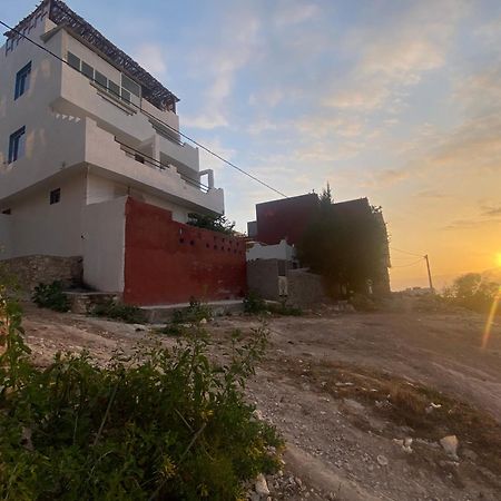 Red Carpet Surf Camp Sea, Mountain & Garden Escape Hotel Tamraght Exterior foto