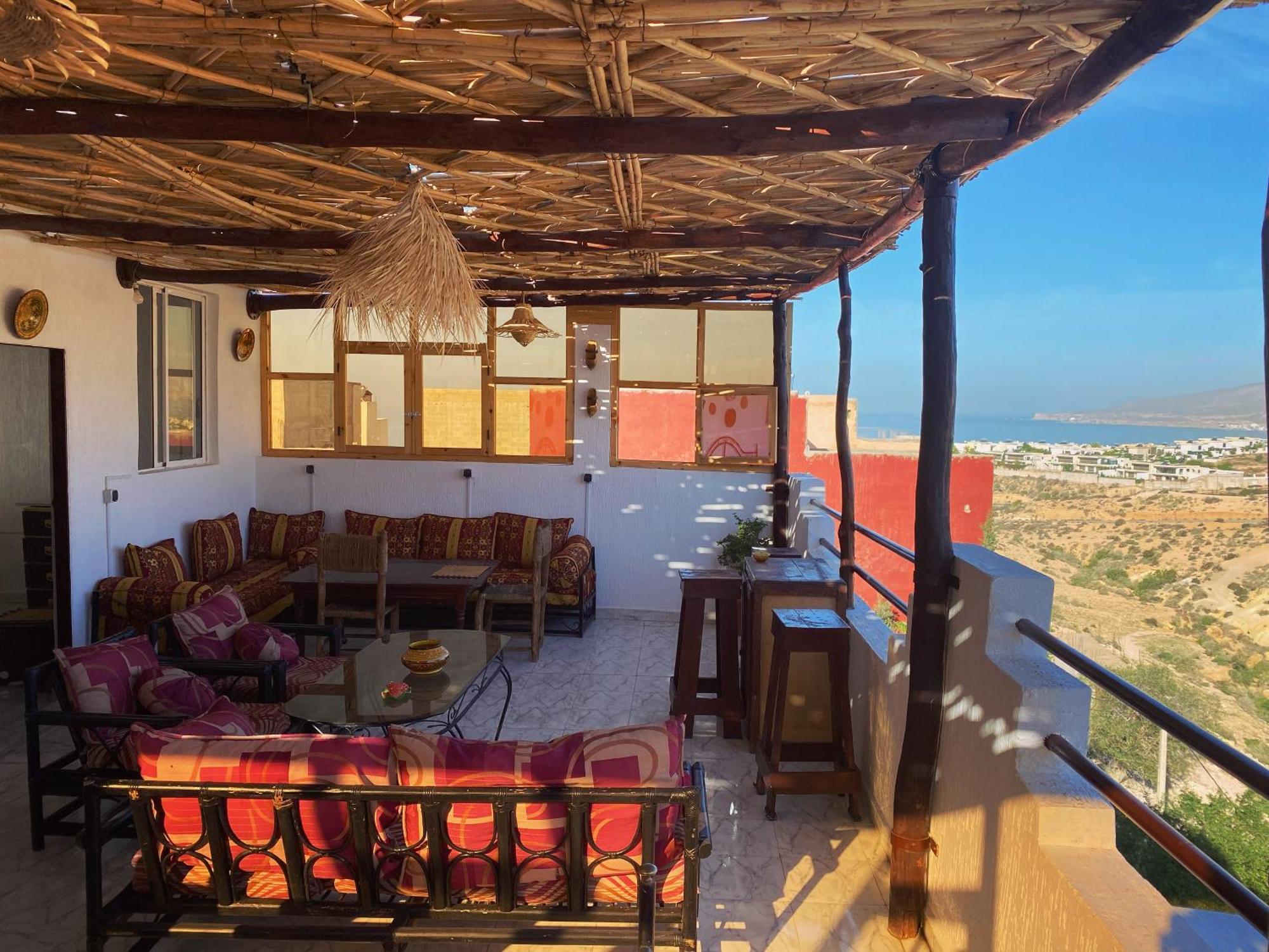 Red Carpet Surf Camp Sea, Mountain & Garden Escape Hotel Tamraght Exterior foto