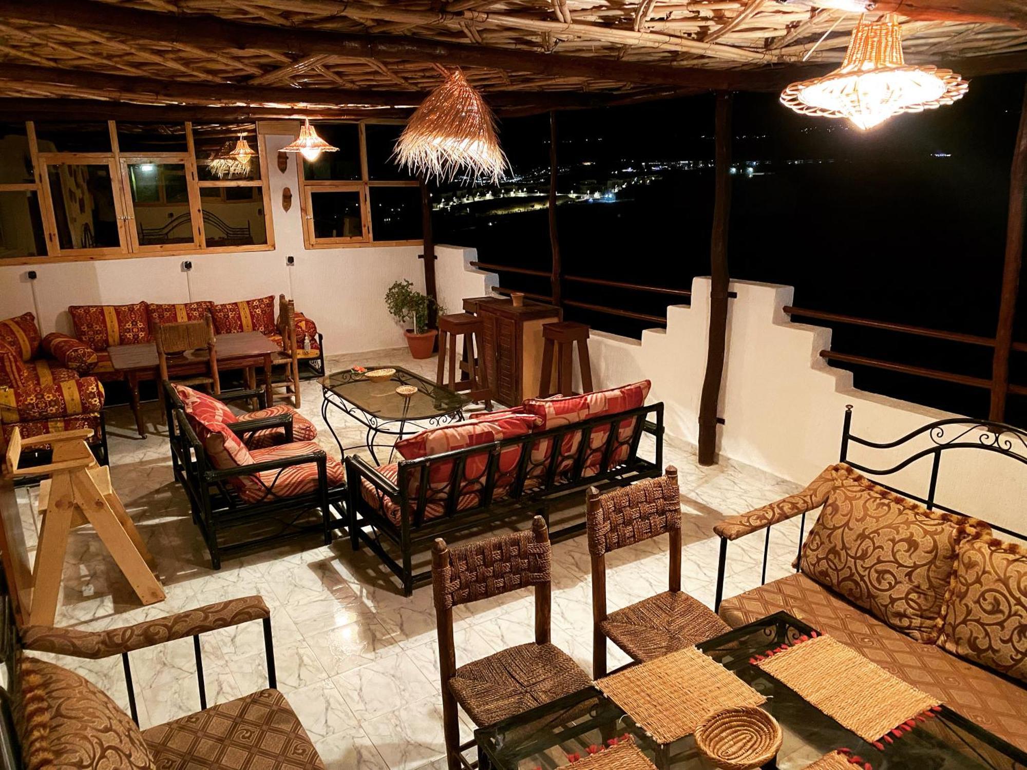 Red Carpet Surf Camp Sea, Mountain & Garden Escape Hotel Tamraght Exterior foto