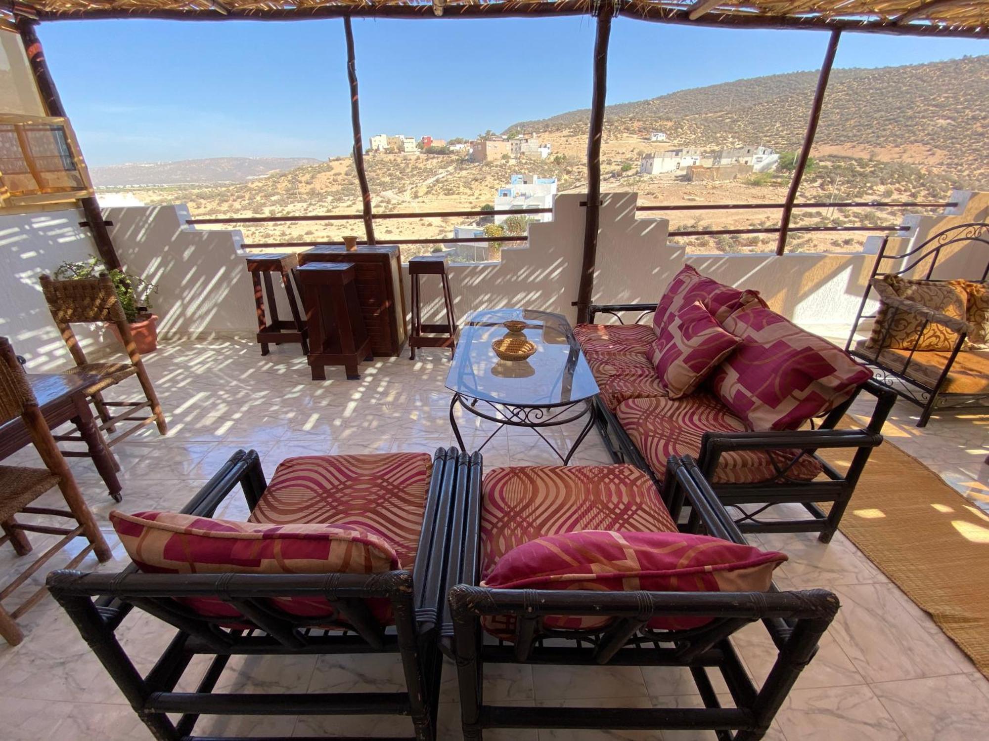 Red Carpet Surf Camp Sea, Mountain & Garden Escape Hotel Tamraght Exterior foto